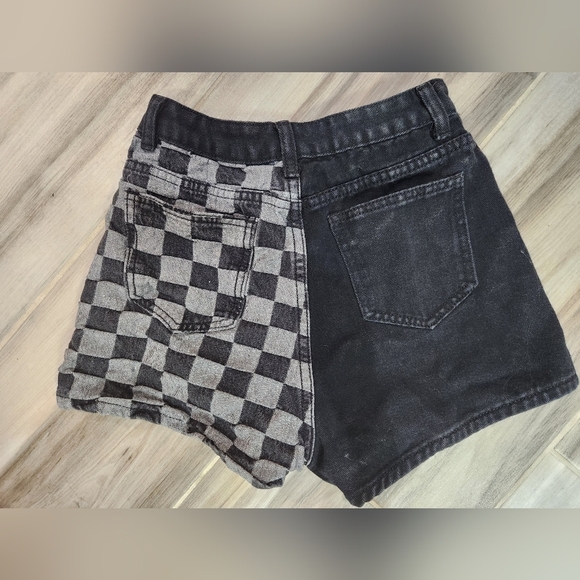 Romwe Checkered Black Denim Jigh Waisted Shorts Size 4 - Picture 6 of 7